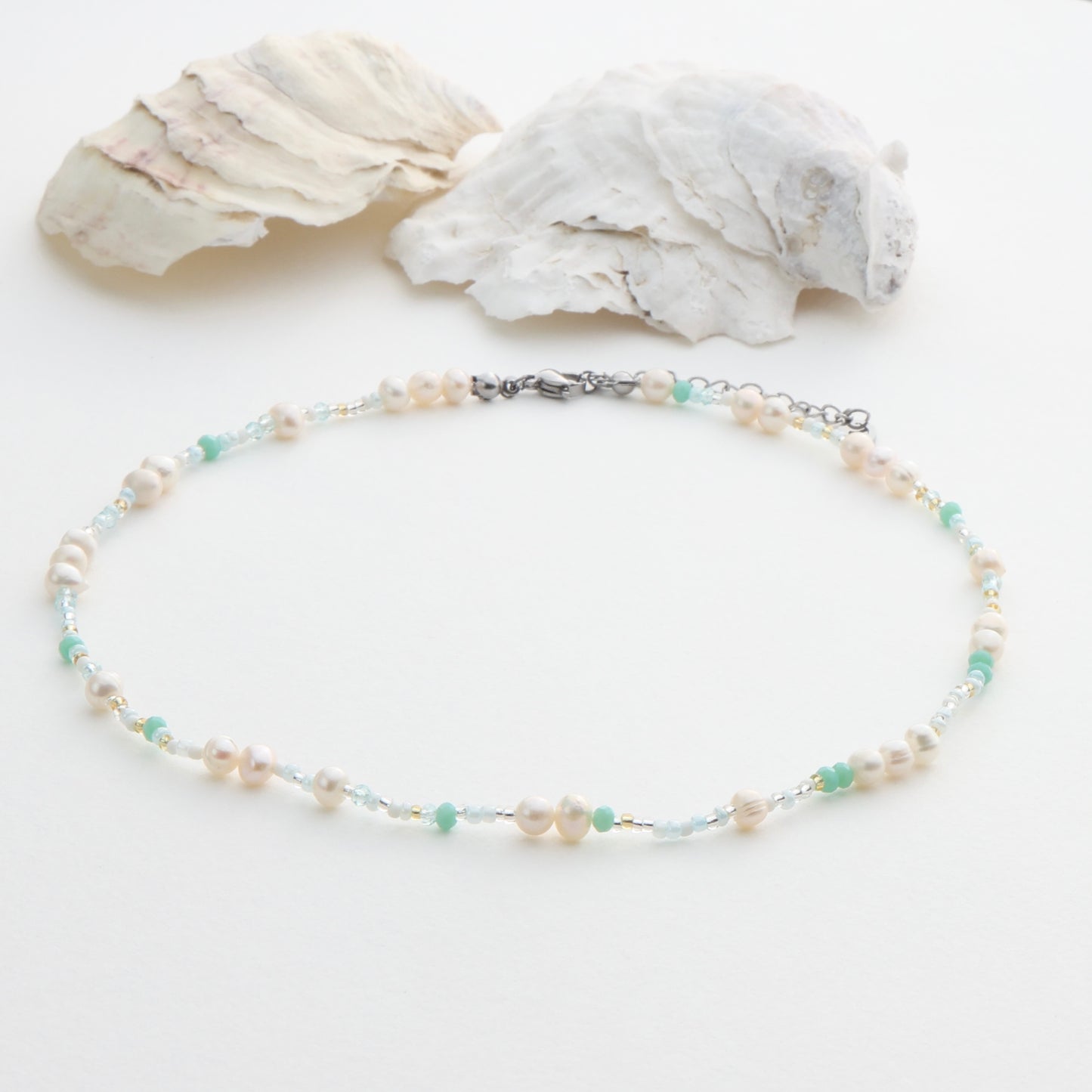 NEW!! Sandy Neck Pearl and Multicolor Bead Choker