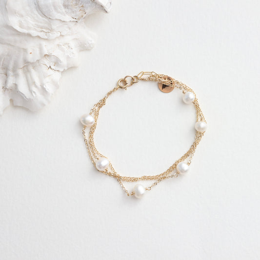Breaker Dainty Pearl Bracelet