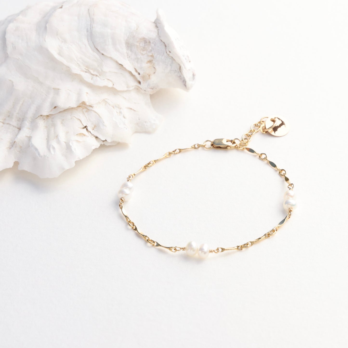 NEW!! Covelet Pearl Bracelet