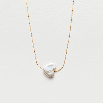 NEW Pearl heart!! Gold Floating Choker Necklace