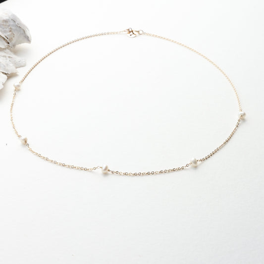 Surfer Five Dainty Pearl Choker